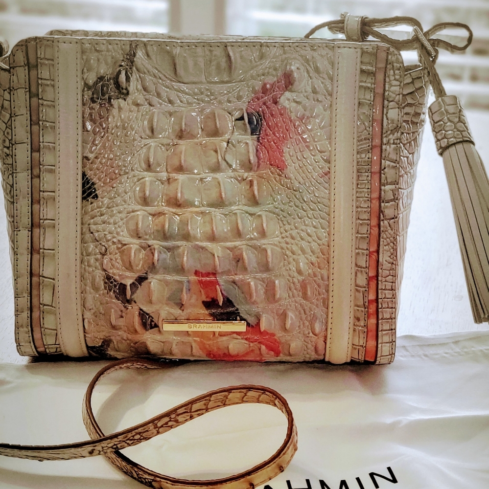 Beautiful Brahmin "Carrie" Crossbody